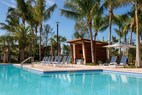 Gates Hotel Poolside Cabana 